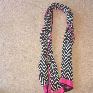 Crown & Ivy Chevron Scarf
